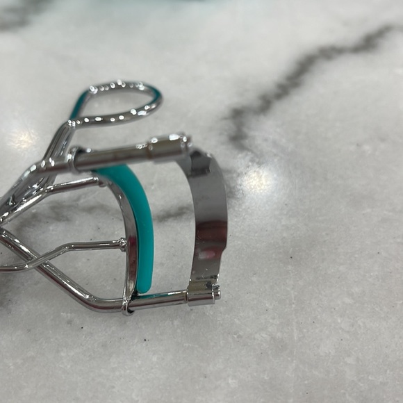 Bundle 4 for $20😀 Thrive Causemetics lash curler - Picture 4 of 6